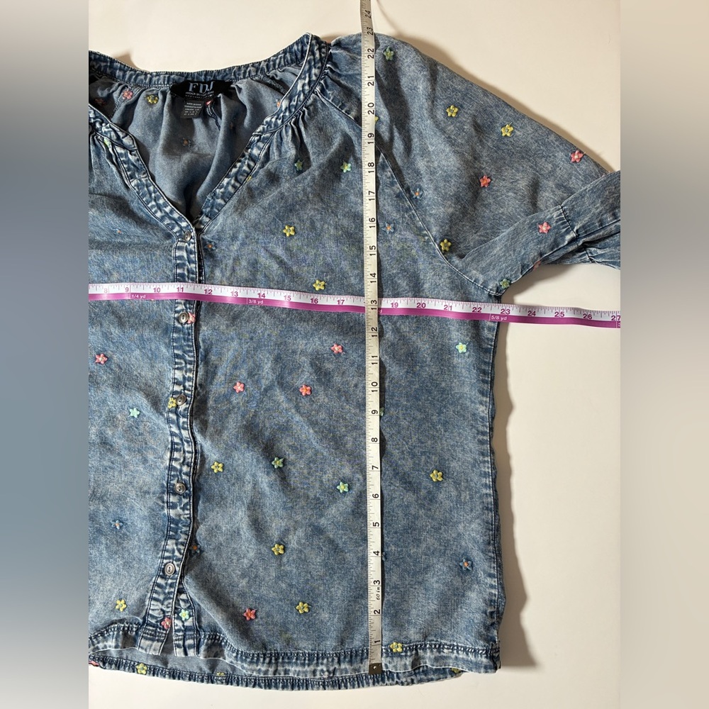 French Dressing Jeans Flower Embroidered Balloon Sleeve Denim Top - Picture 11 of 11